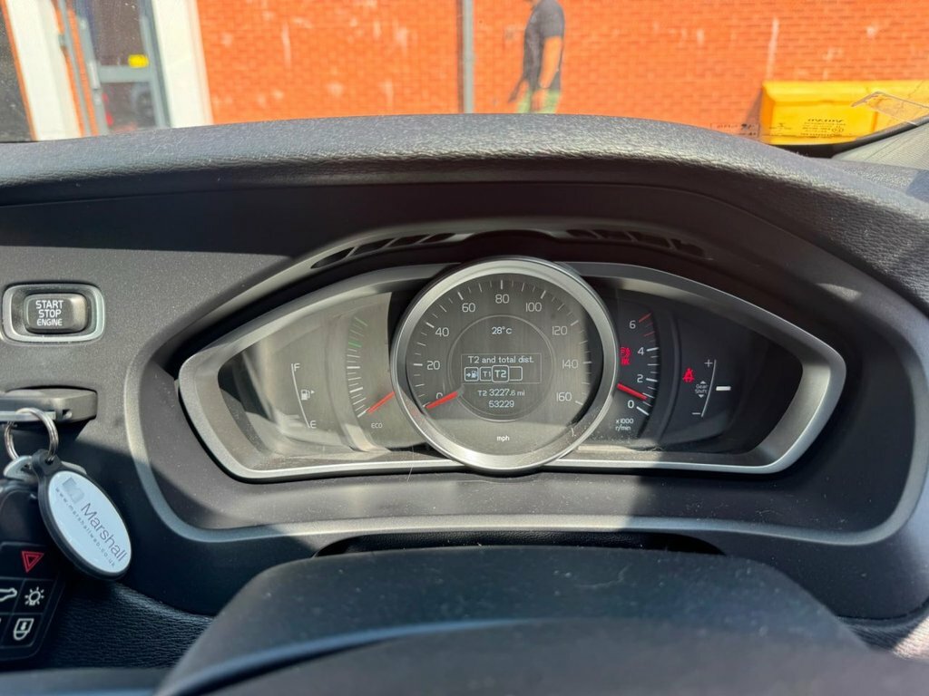 Volvo V40 1.6L Se Lux Silver #4