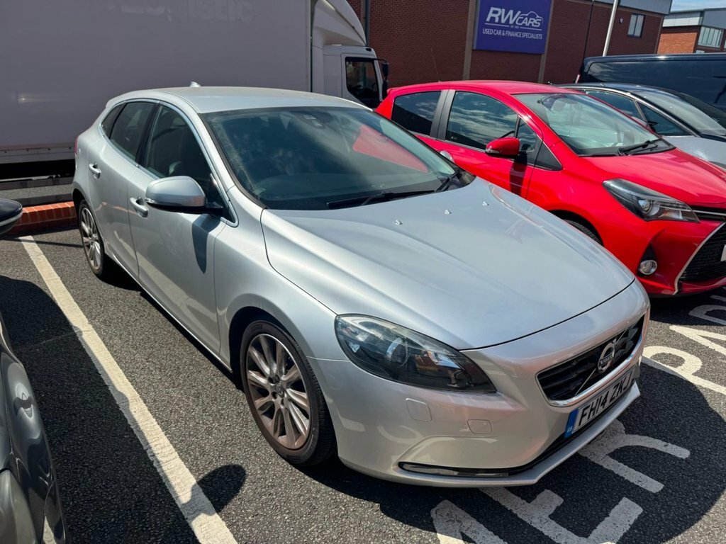 Volvo V40 1.6L Se Lux Silver