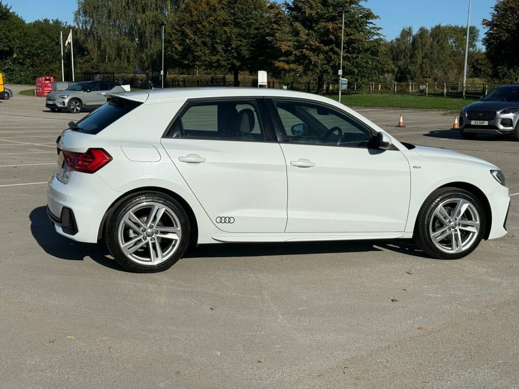 Audi A1 1.5L S Line White #4