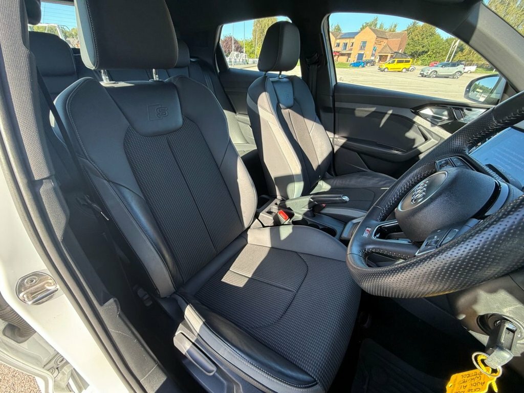 Audi A1 1.5L S Line White #3