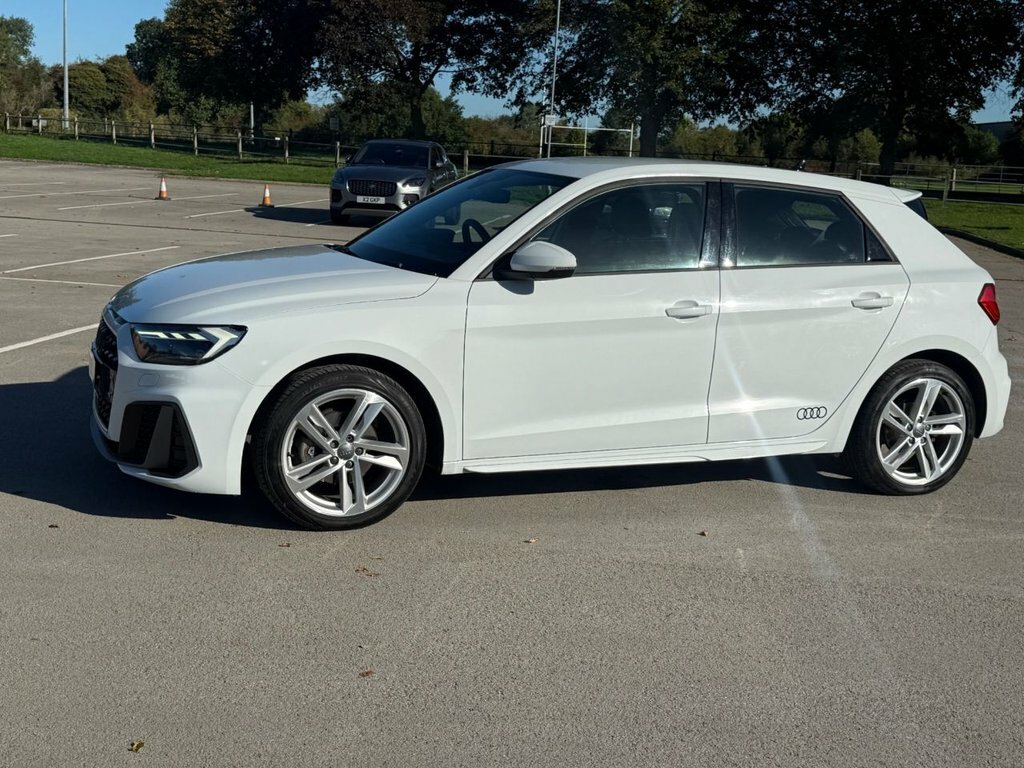 Audi A1 1.5L S Line White #2