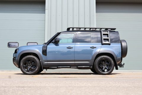 Land Rover Defender 110 D250 S Black #7