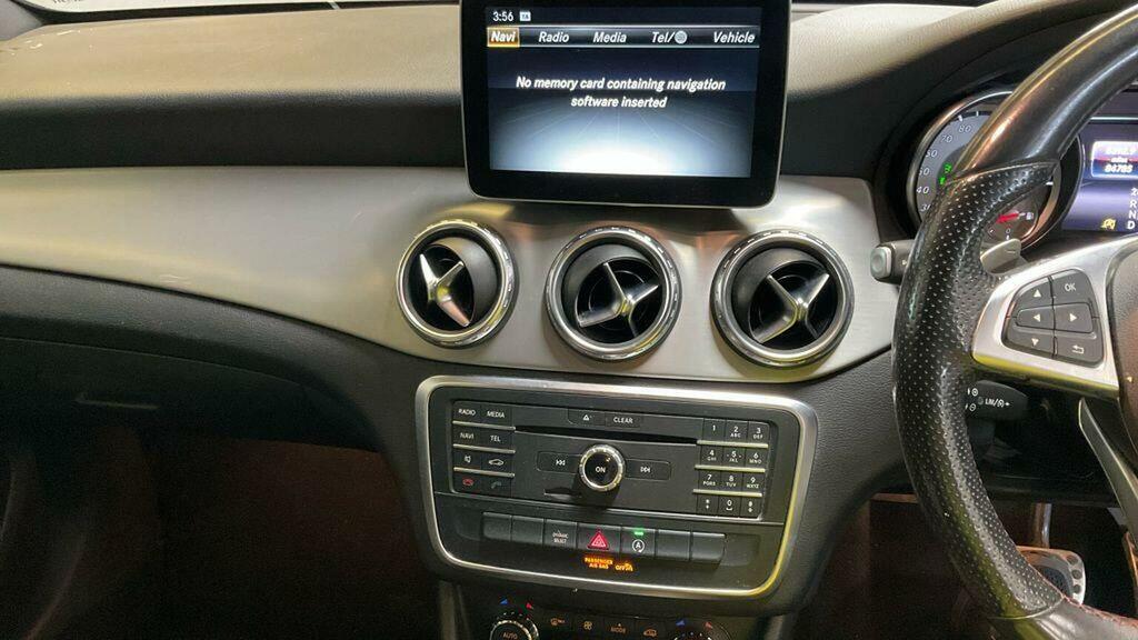 Mercedes-Benz GLA Class White #9