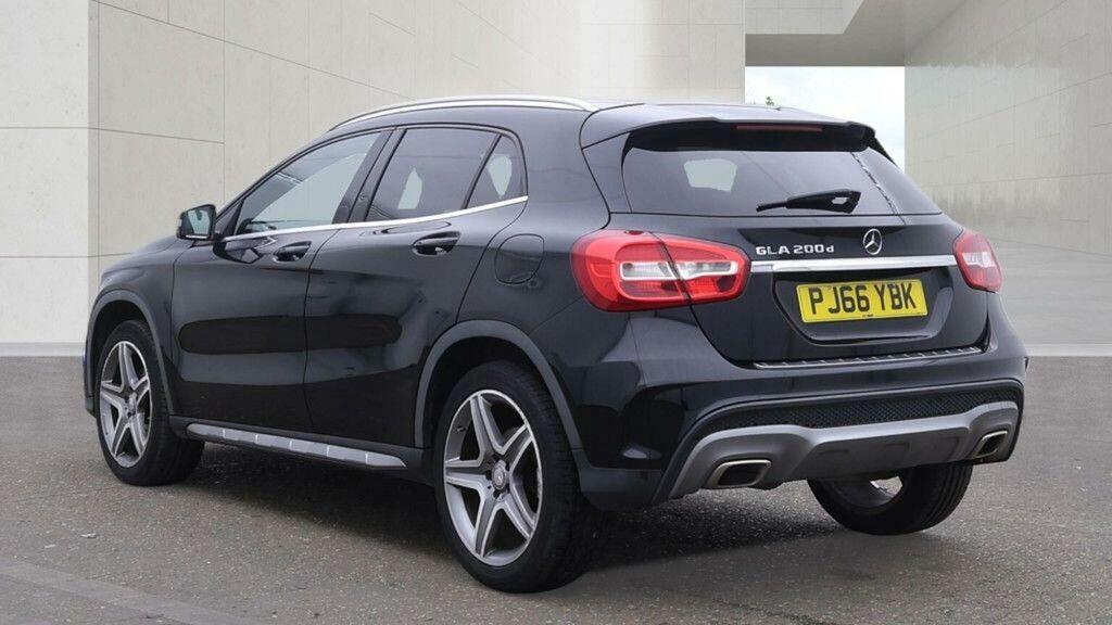 Mercedes-Benz GLA Class 2.1 Gla200d Amg Line 7G-dct Euro 6 Ss Black #3