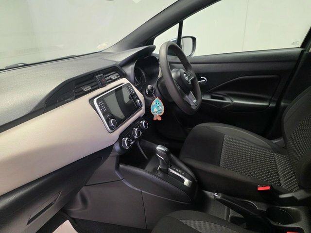 Nissan Micra Tekna Silver #31