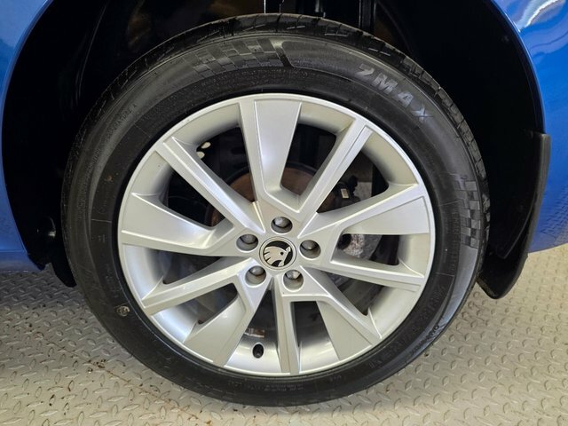 Skoda Kamiq Se Black #14
