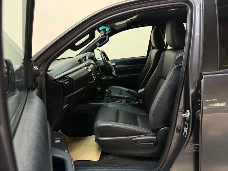 Toyota HILUX 2.8 Hi-luxury Invincible X D-4d 4Wd Double Cab Aut RV73ZSN Grey #4