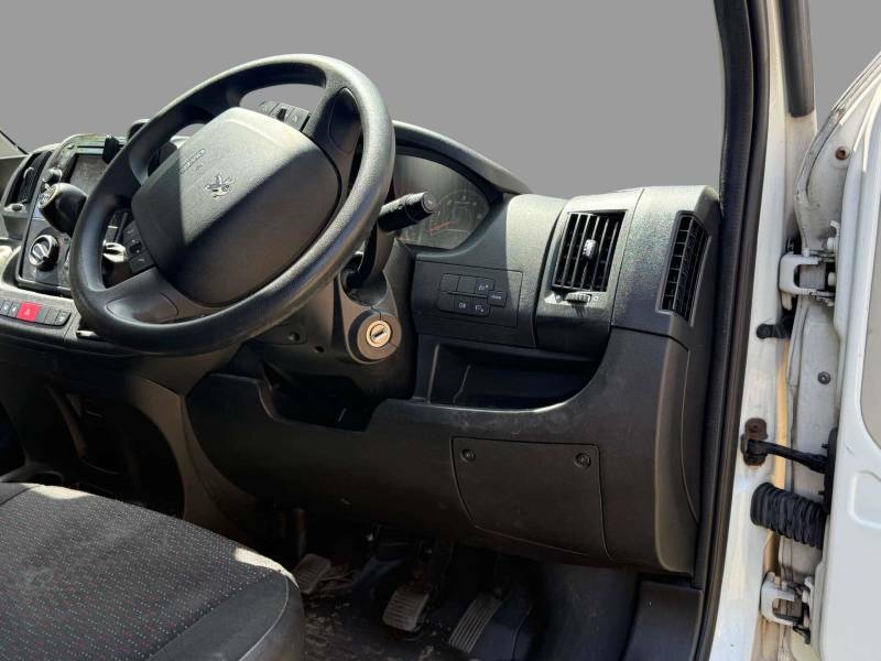 Peugeot Boxer 2.0 Boxer 335 Professional L2h2 Blue Hdi White #5