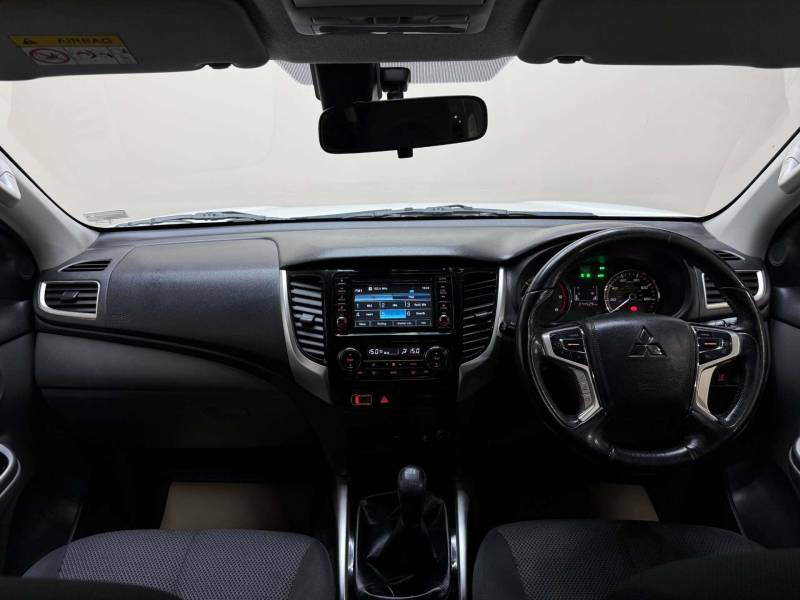 Mitsubishi L200 2.4 L200 Titan Di-d 4Wd - 2019 19 WG19ERU White #4