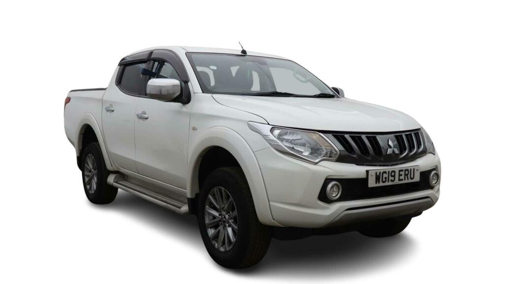 Mitsubishi L200 2.4 L200 Titan Di-d 4Wd White