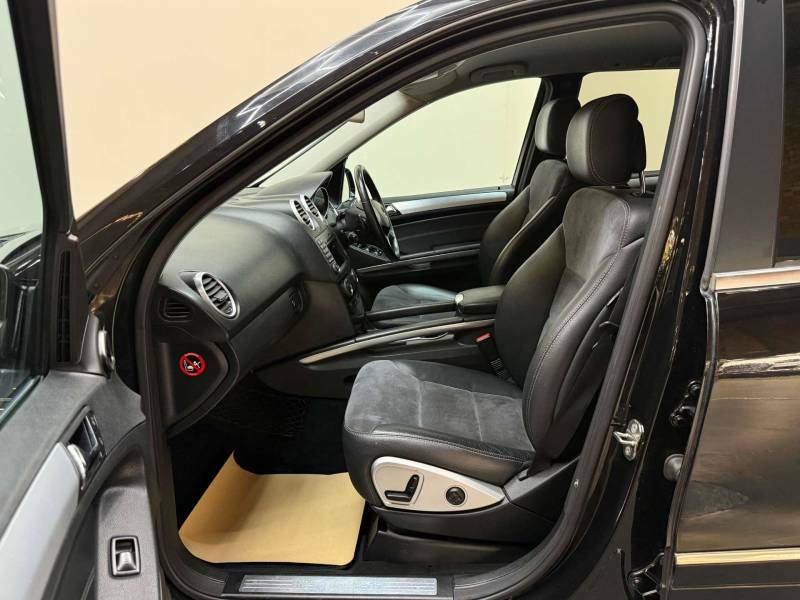 Mercedes-Benz M Class 3.0 Ml300 Sport Cdi Blueefficiency 4Wd Black #4