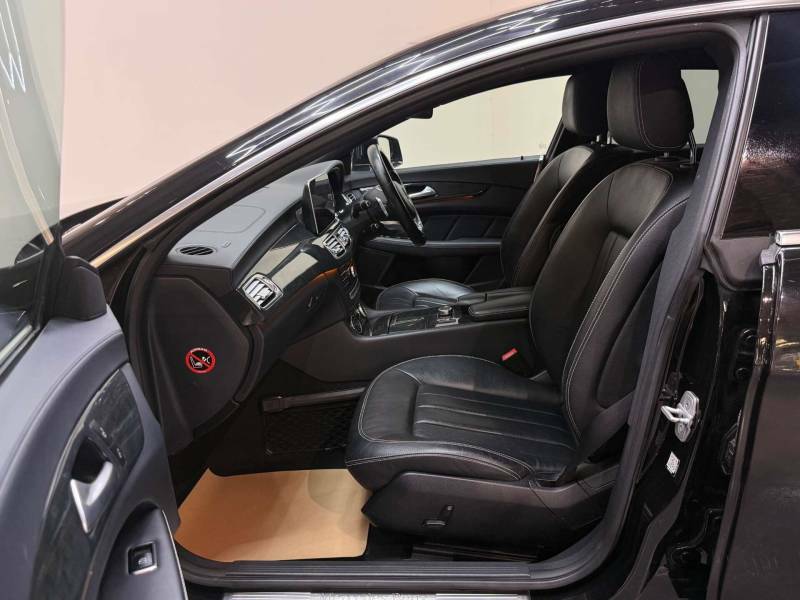 Mercedes-Benz CLS 2.1 Cls 220 D Amg Line Black #4