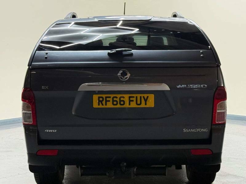 SsangYong Musso Ex Auto White #50