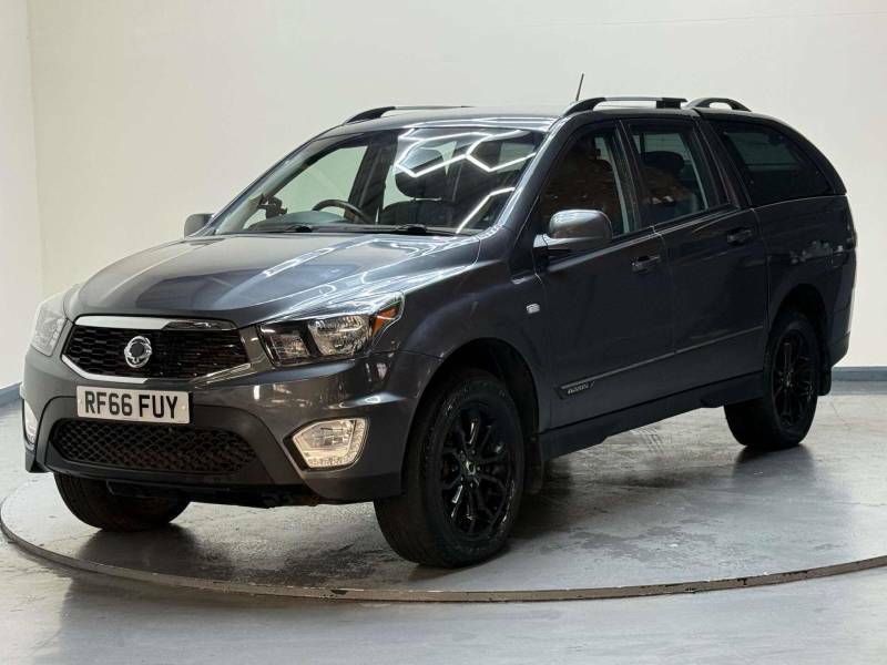 SsangYong Musso Ex Auto White #30