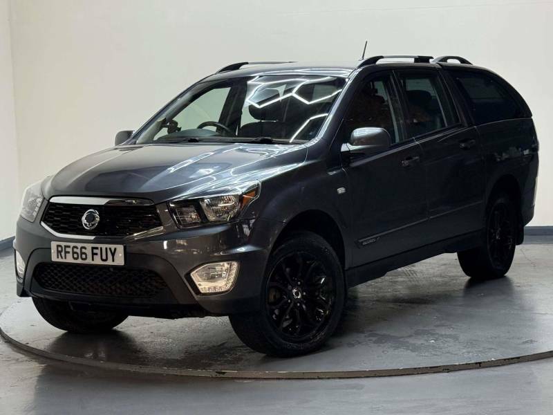 SsangYong Musso Ex Auto White #40