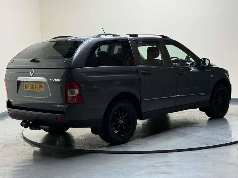 SsangYong Musso Ex Auto White #47