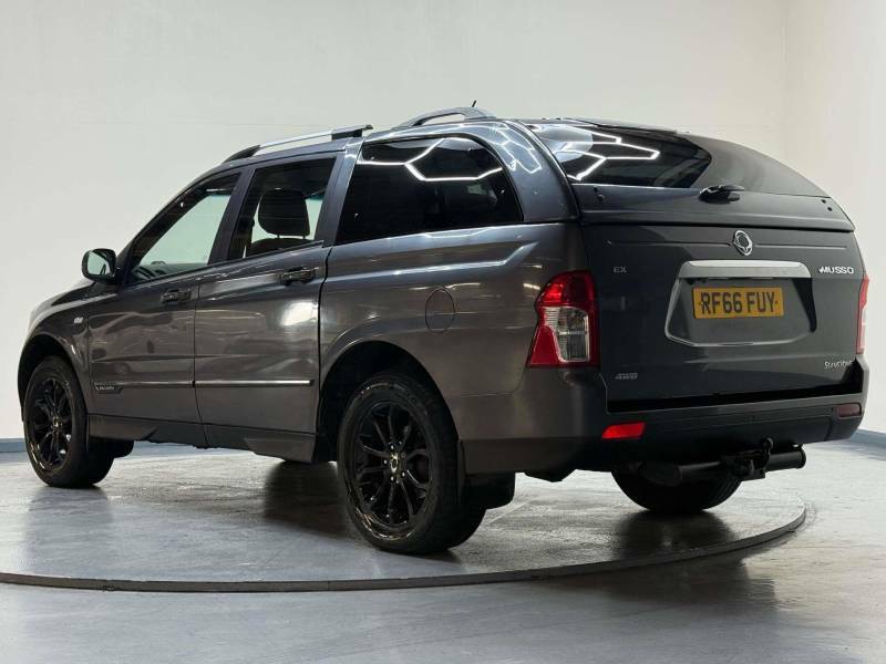 SsangYong Musso Ex Auto White #22