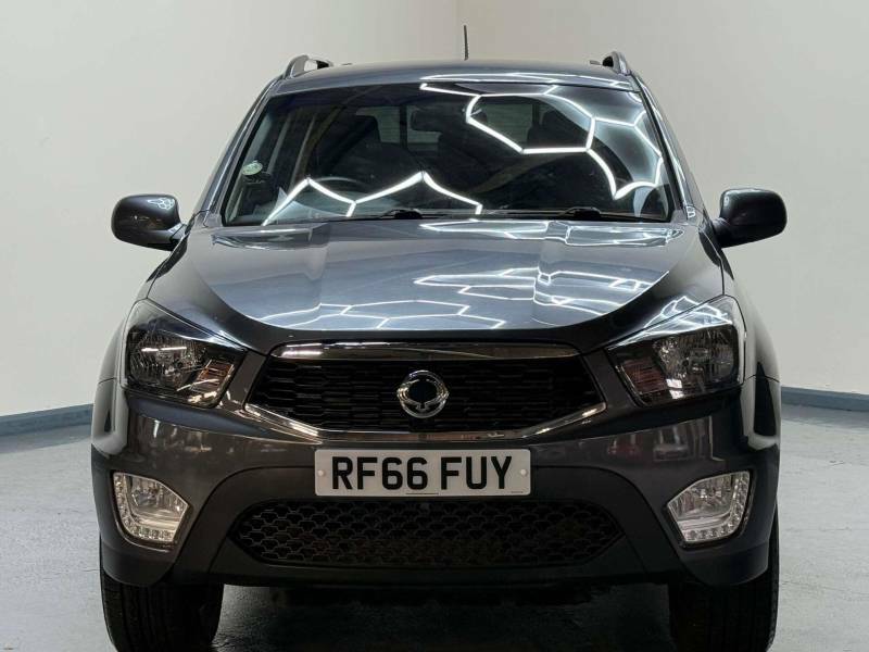 SsangYong Musso Ex Auto White #49