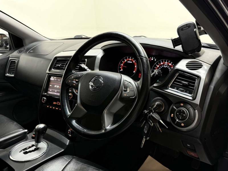 SsangYong Musso Ex Auto White #12