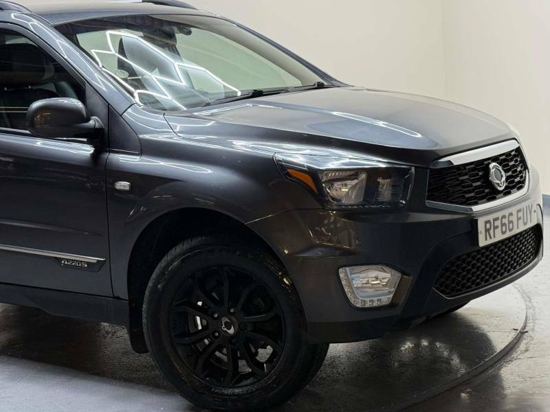 SsangYong Musso Ex Auto White #41