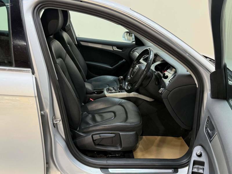 Audi A4 Saloon 2.0 Tdi Black Edition Euro 5 Ss 201 White #84