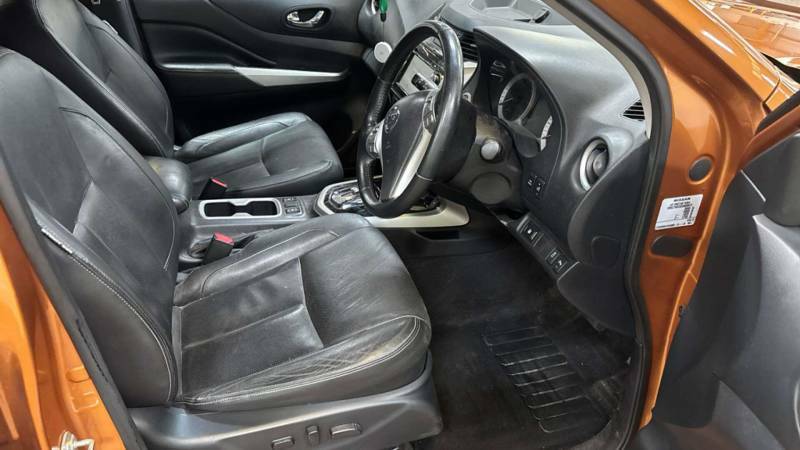 Nissan Navara 2.3 Navara Tekna Dci 4Wd Yellow #6