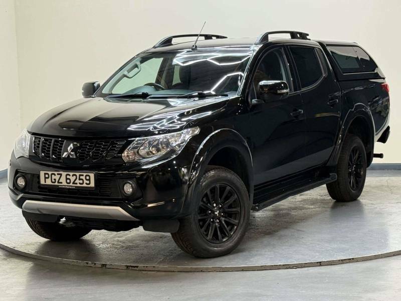 Mitsubishi L200 2.4 L200 Barbarian Black Di-d 4Wd Black