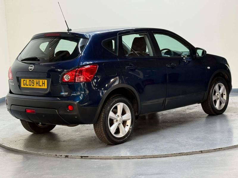 Nissan Qashqai Hatchback Red #49