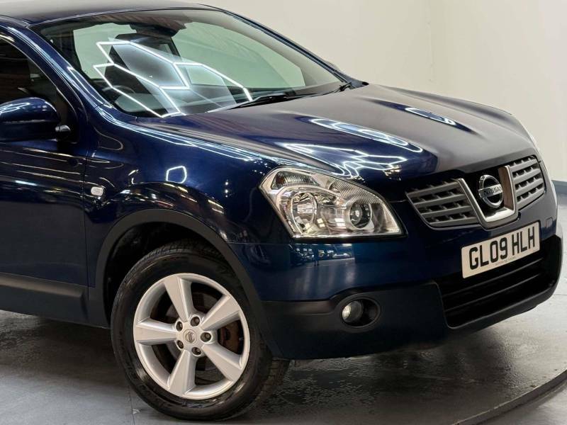 Nissan Qashqai Hatchback Red #43