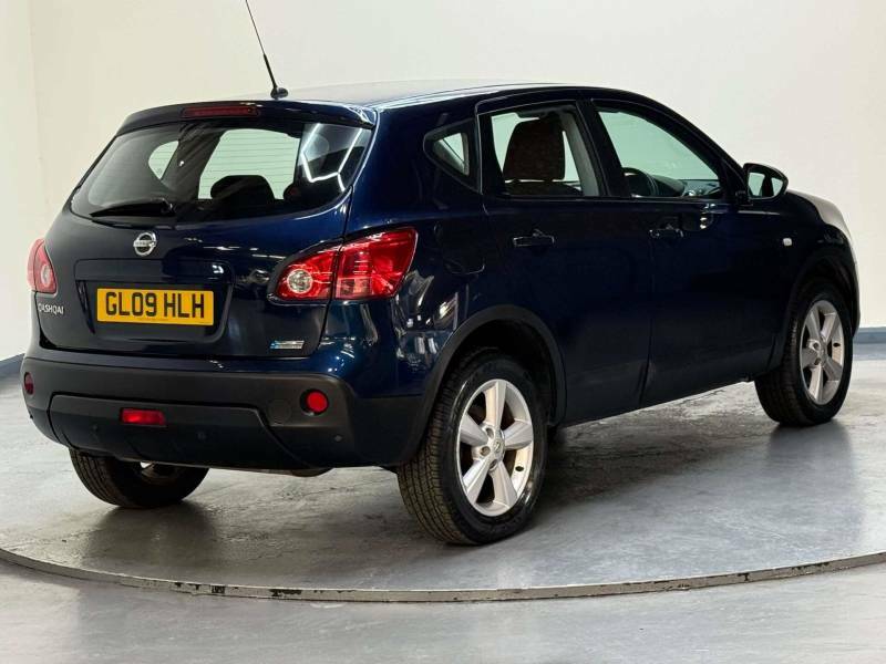 Nissan Qashqai Hatchback Red #5