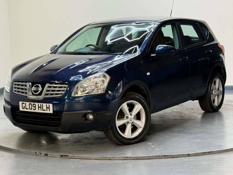 Nissan Qashqai Hatchback Red #32