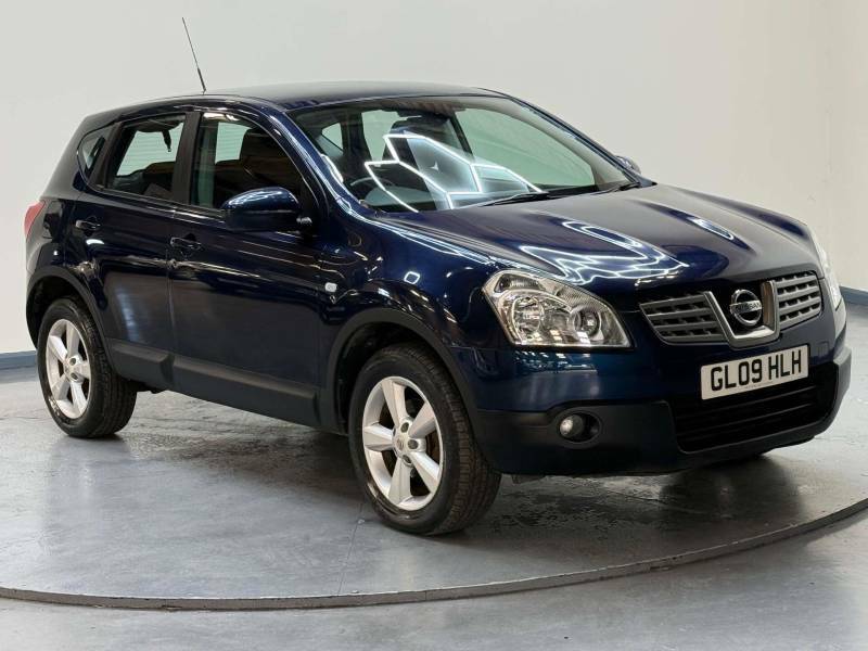 Nissan Qashqai Hatchback Red #35