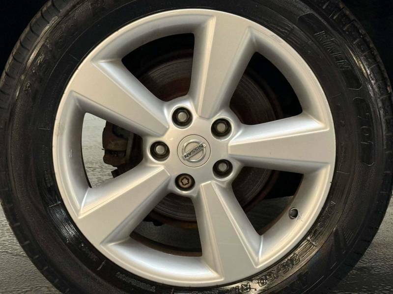 Nissan Qashqai Hatchback Red #56