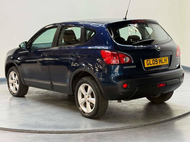 Nissan Qashqai Hatchback Red #39
