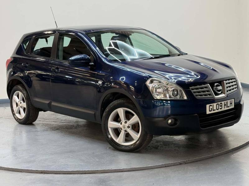 Nissan Qashqai Hatchback Red #47