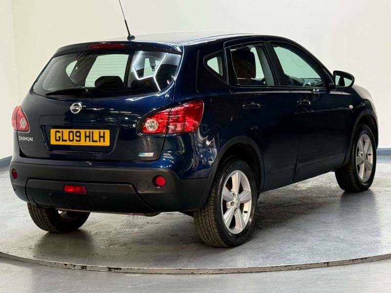 Nissan Qashqai Hatchback Red #38