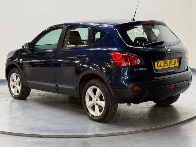 Nissan Qashqai Hatchback Red #6
