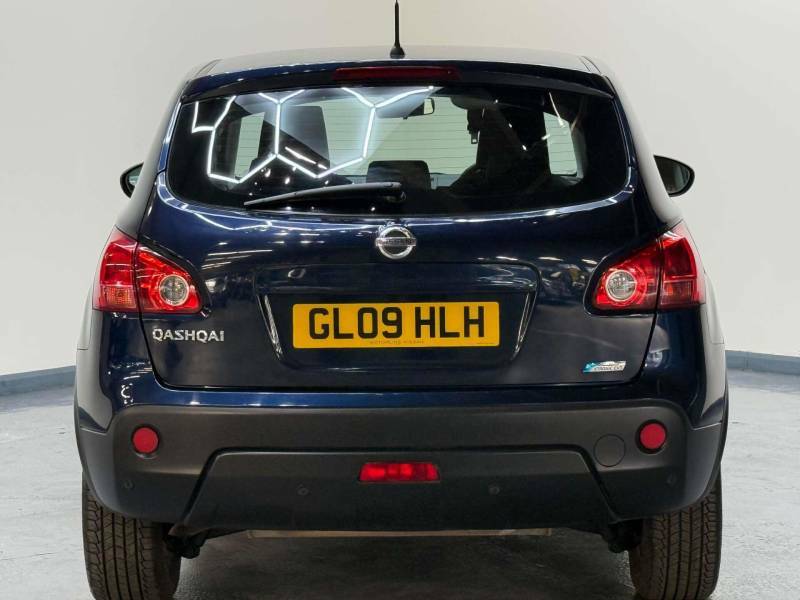 Nissan Qashqai Hatchback Red #52