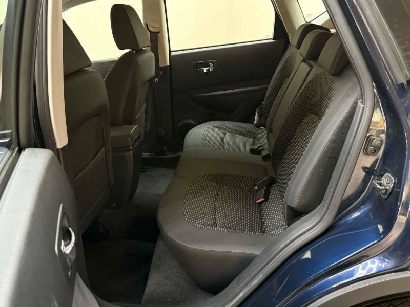 Nissan Qashqai Hatchback Red #29