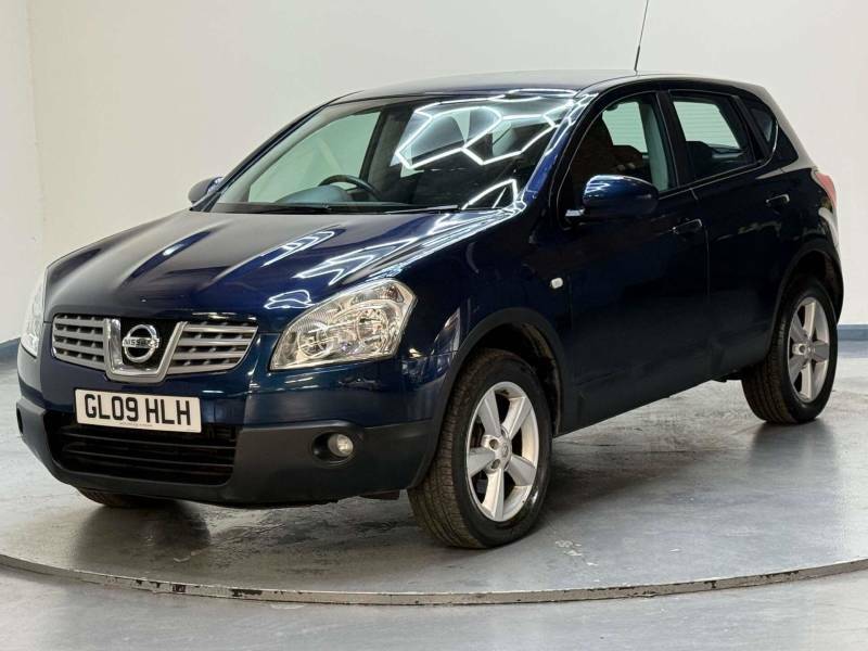 Nissan Qashqai Hatchback Red #42