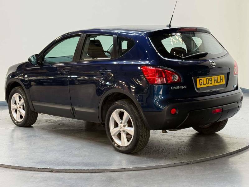 Nissan Qashqai Hatchback Red #25