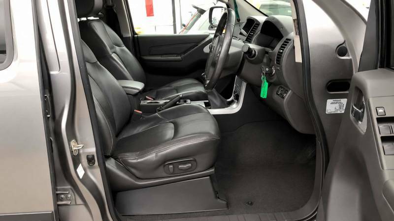 Nissan Navara 2.5 Navara Tekna Dci 4Wd Grey #5