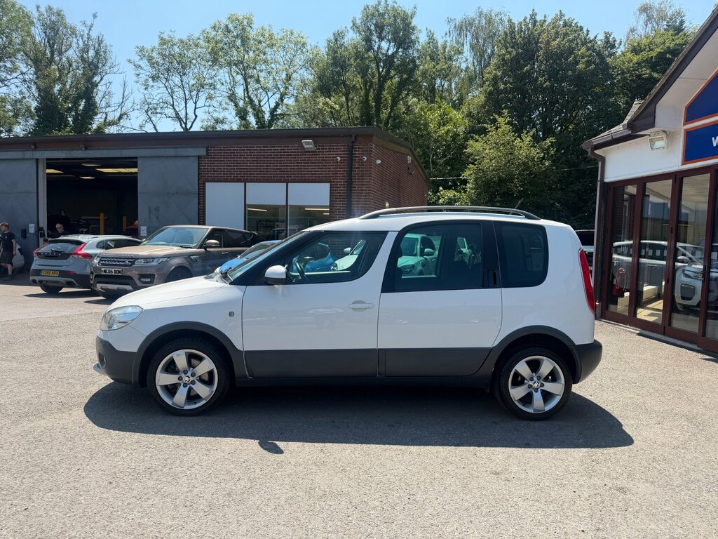 Skoda Roomster 1.6 Tdi Scout Mpv Euro 5 90 Ps White #4