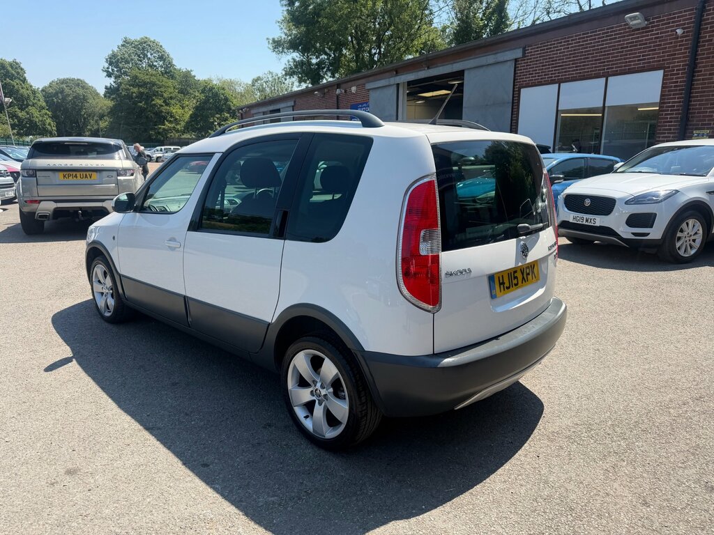 Skoda Roomster 1.6 Tdi Scout Mpv Euro 5 90 Ps White #5