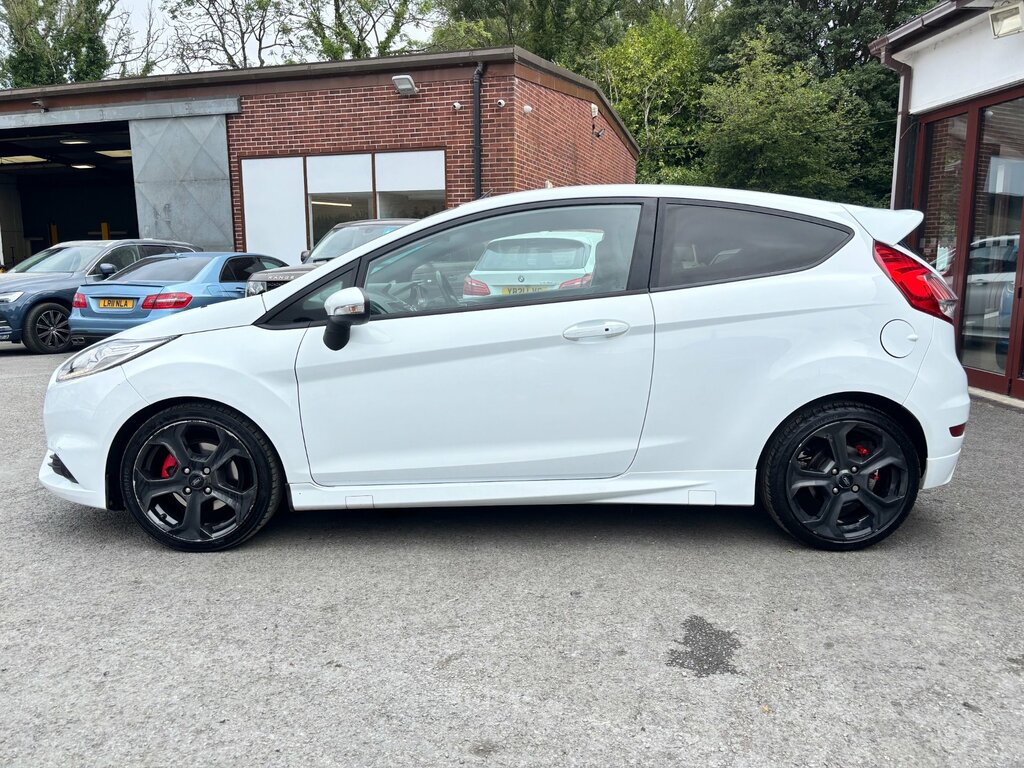 Ford Fiesta 1.6T Ecoboost St-3 Hatchback Eur White #5