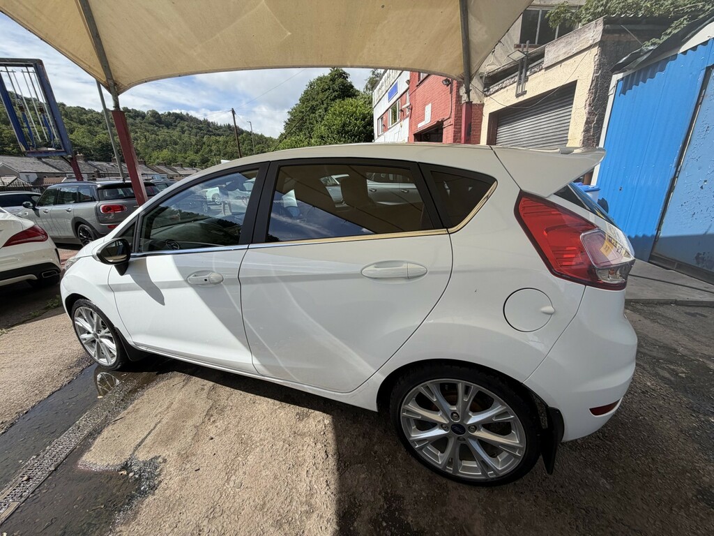 Ford Fiesta Hatchback 1.0 T Ecoboost Titanium 201565 White #4