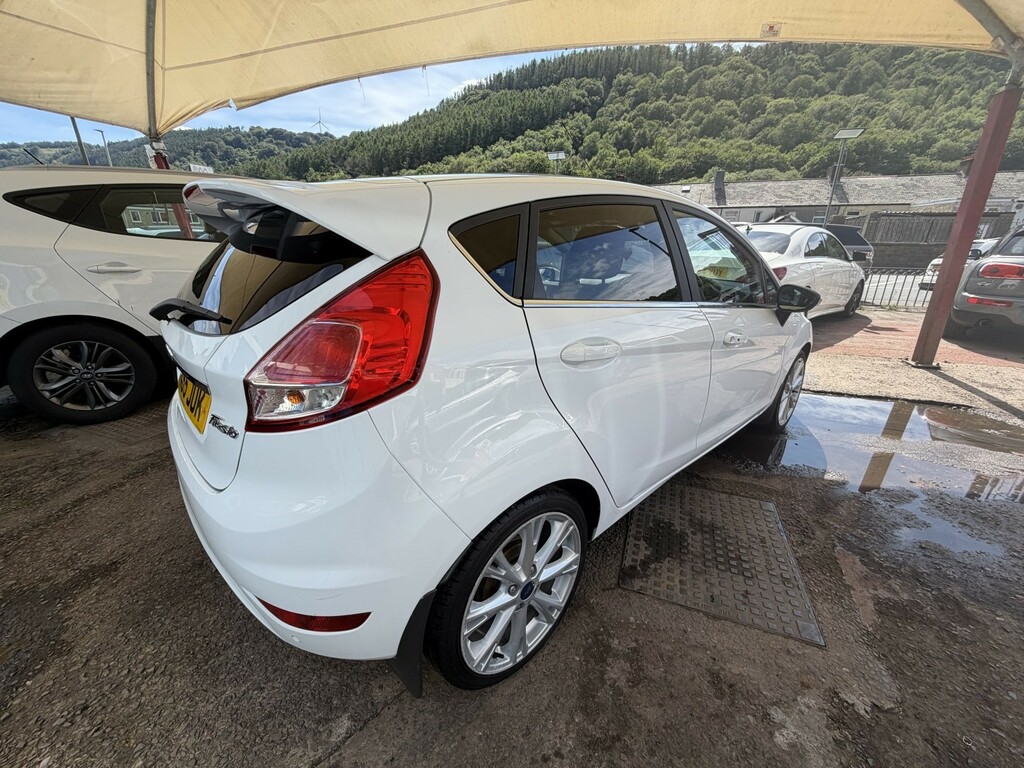 Ford Fiesta Hatchback 1.0 T Ecoboost Titanium 201565 White #6