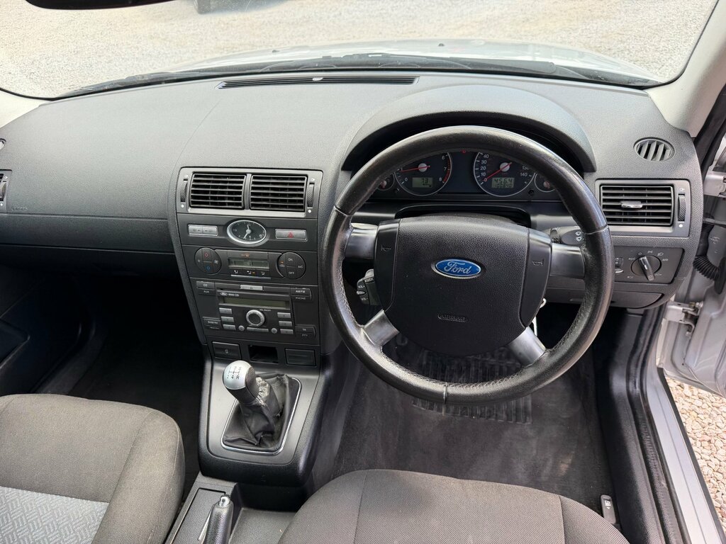 Ford Mondeo Hatchback Blue #11