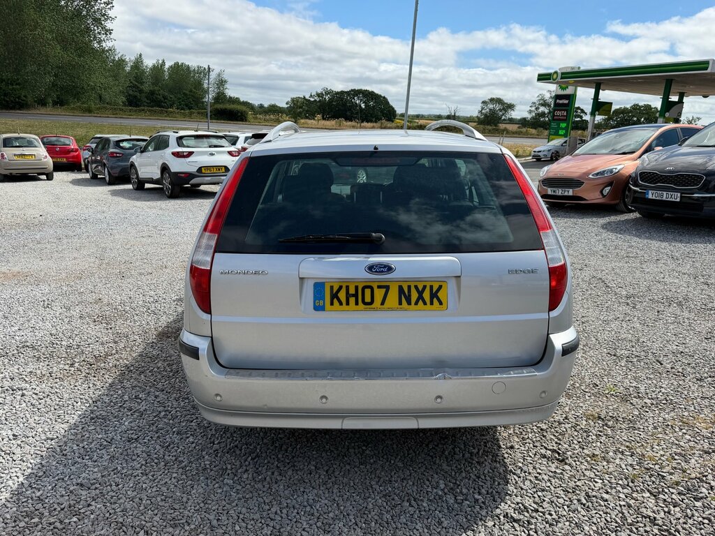 Ford Mondeo Hatchback Blue #8