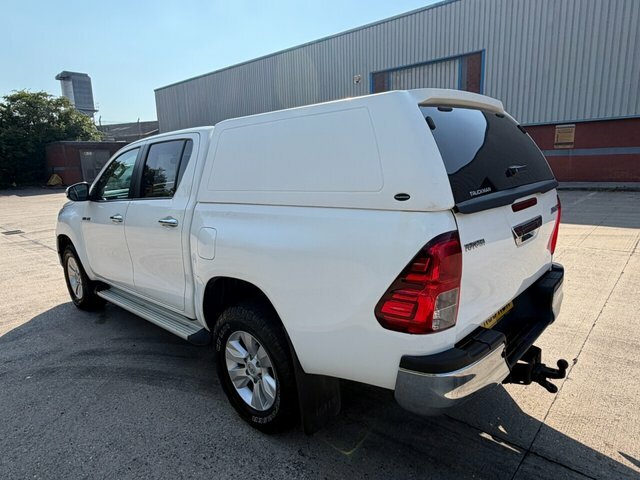 Toyota HILUX D-4d Icon Pickup Double White #4